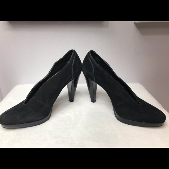 Banana Republic - Black Suede Leather Pumps - Picture 3 of 5